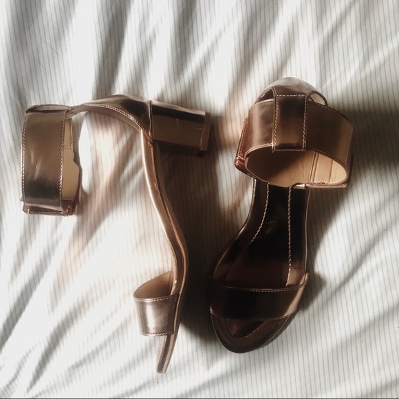 Michael Kors Shoes - Michael Kors Rose Gold Sandals